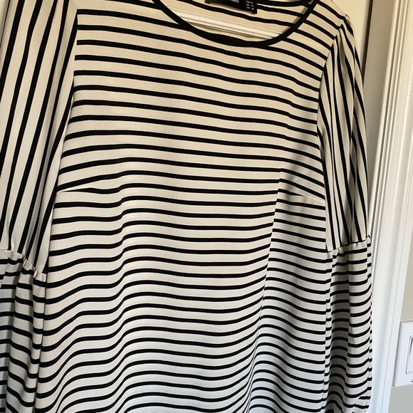 Hallbuber Blouse - Picture 2 of 3